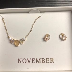 Chloe and Isabel November necklace and stud set